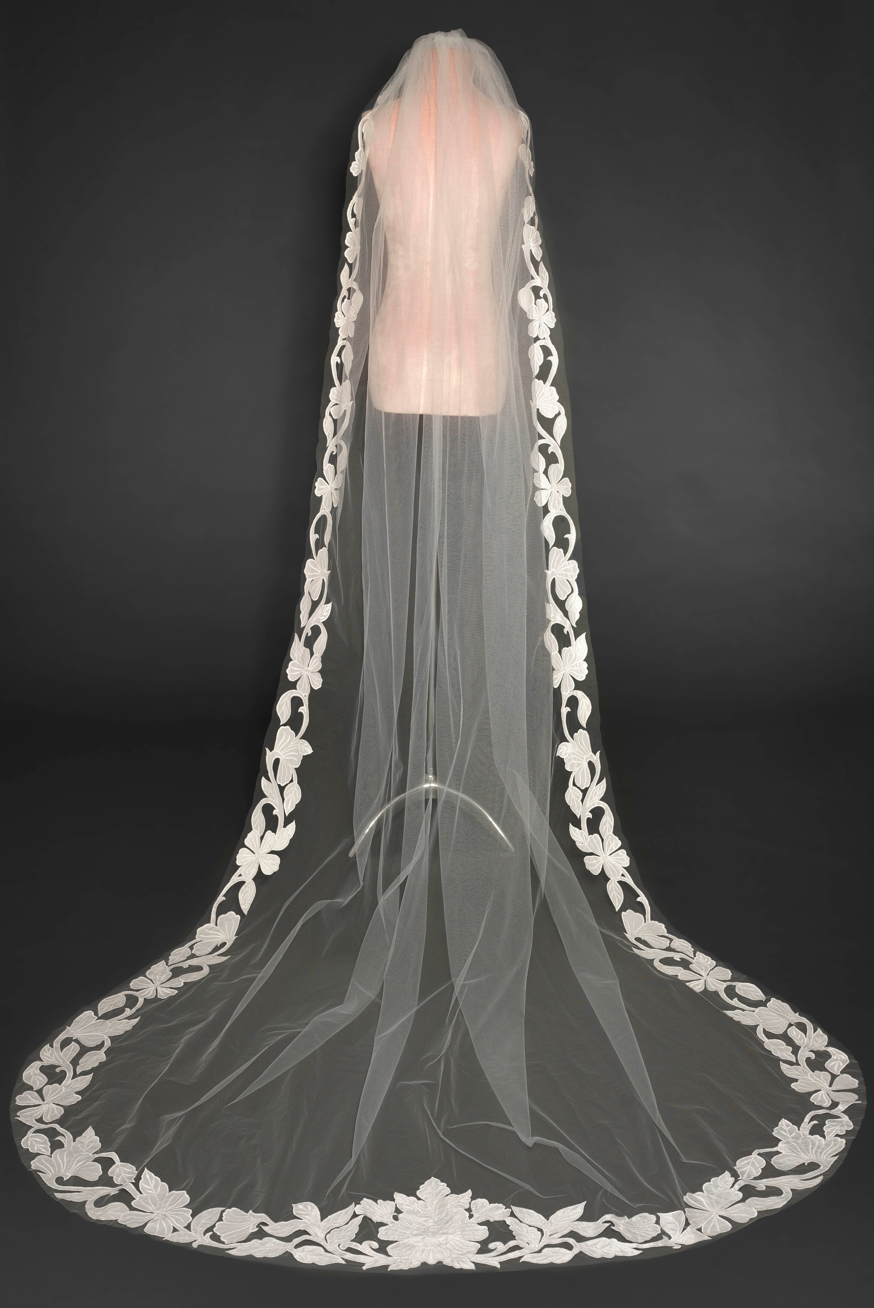 ウノア　unoa Glossy-Air veil-Velour-Shiro Florence Veil BV3010C | Shop Our Product Now | Enaura