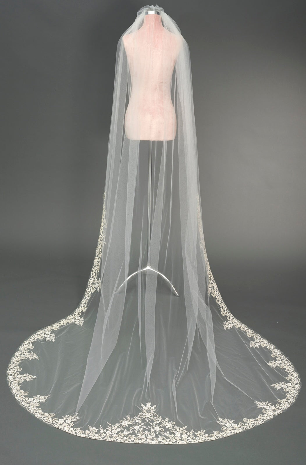 BV1918 (wholesale) beaded wedding dress Enaura bridal