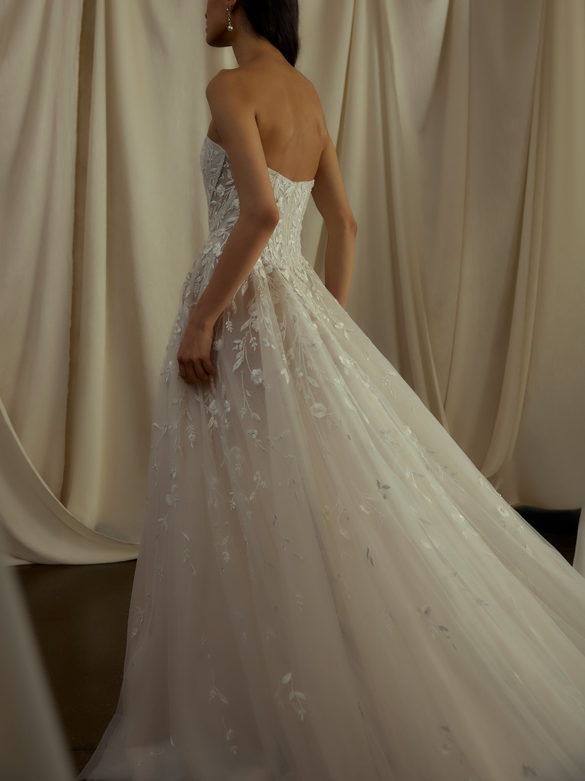 Unique Custom Wedding Dresses - Personalize Your Gown | Enaura Unique Custom Wedding Dresses - Personalize Your Gown | Enaura