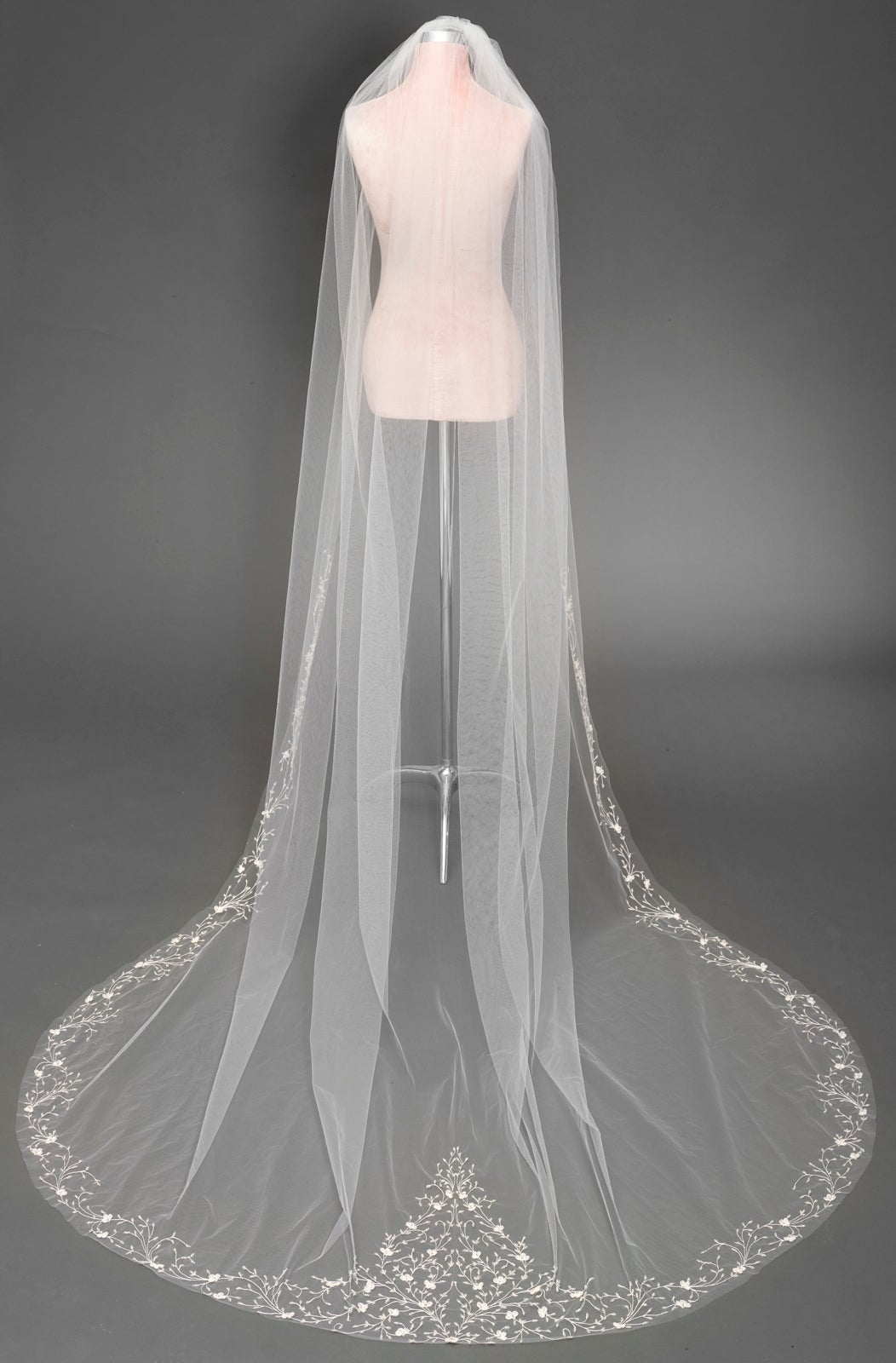 BV1953 (wholesale) beaded wedding dress Enaura bridal