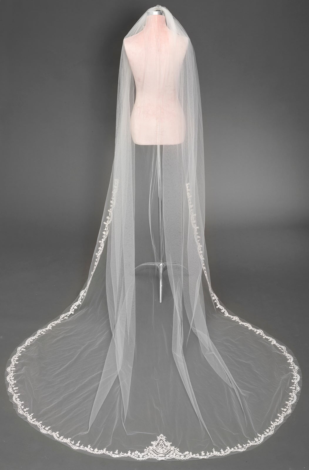 BV1977 (wholesale) beaded wedding dress Enaura bridal